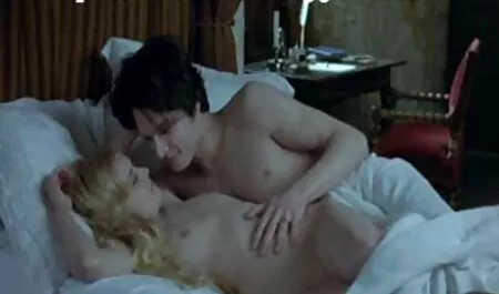 Wench gay incontrato un uomo films erotici gratis che non è stato visto per un lungo periodo di tempo, e scopata con lui