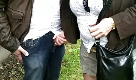 La signora ha invitato la signora video erotici attrici italiane con seni artificiali a letto per il sesso