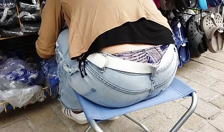 L'uomo invitato in ufficio video erotici masturbazione procace segretario e piantato il Suo sul cazzo