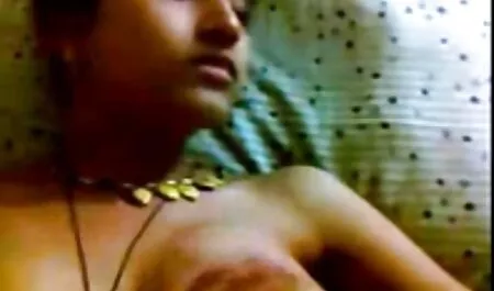 Mamma con tette piccole si masturba la Vagina dita, diffondere video chat erotica ita le gambe in calze