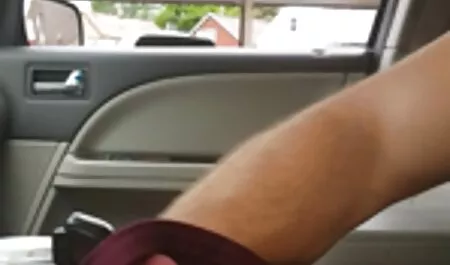 Uomo dipinge ragazza in gola e dà film porno erotici italiani le palle Leccare
