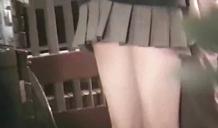 Giovane ragazza con piccoli seni succhia con passione cazzo tatuato fidanzato e gli dà in video film erotici italiani gratis un punto
