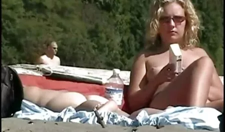 Due dipendenti hanno approfittato del momento e clienti 。 video erotici con trama
