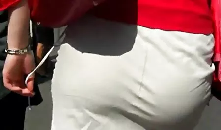 Rossa nello spogliatoio ha mostrato una figa nuda film porno gratis massaggi e il suo 。