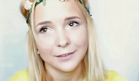 Bella телочка porta se stessa a raggiungere l'orgasmo video erotico film con le dita