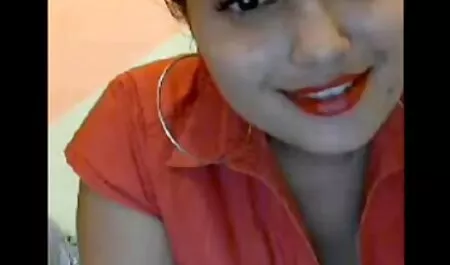 Ragazza in pantaloncini bianchi film erotico free e un corpetto rosa потрахалась con un amico sul letto
