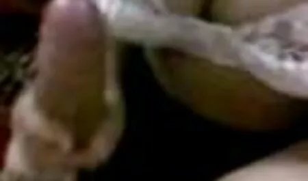 Donna filmi erotici streaming grassa baci con il suo Partner sul letto e aveva sesso con loro