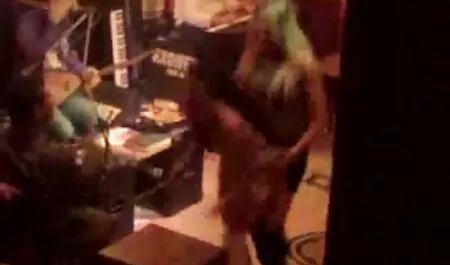 Signora con grande culo gode di film erotici tettone lavoro sesso Machines su il letto