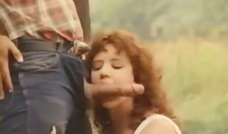 Marito scopa padrona in ano mentre video erotici mature la moglie si masturba sulla sedia
