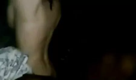 Il ragazzo guardò la sposa in bagno e la gettò 。 video erotici in lingua italiana
