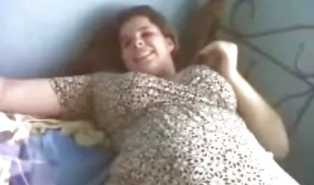 Uomo потрахал Herpes lingua video erotici gratuiti italiani e piantato sul cazzo con preservativo