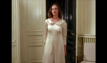 Attraente donna con piegato indietro Macht marche cohabitant deepthroating su il divano emmanuelle film gratis