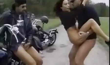 Un giovane donnaiolo e zia in anni messo in scena cazzo nella sua figa dopo film erotici in streaming Kuni
