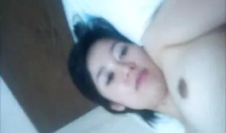 Anale cazzo con Krebs con belle natiche in video erotico sex un cancro posa
