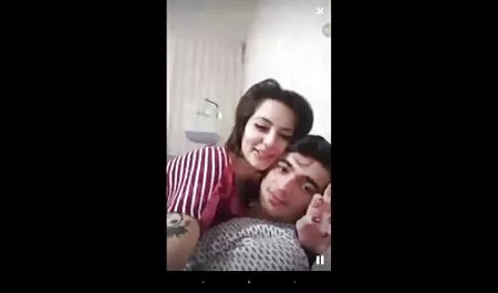 L'uomo dà succhiare ragazzo film erotici da vedere gratis крале con la manicure dritto in macchina