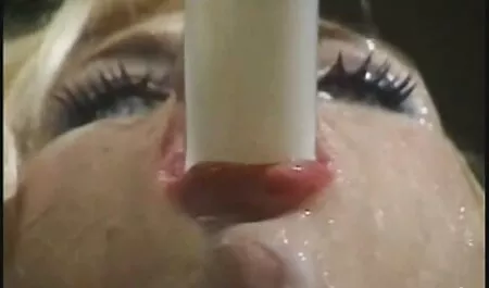 La coppia russa si sedette in bagno e decise di organizzare il video erotici stupro sesso orale