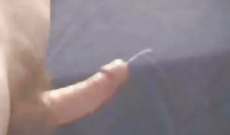 Ботаничка con gli occhiali e le calze nere è venuto sulla moto хахалю, video erotici femminili e gli ha dato nel culo