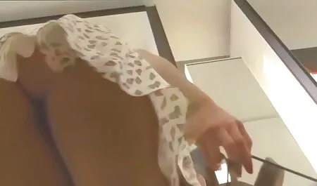 Una giovane coppia si sedette sul divano video erotici x donne e decise di fare sesso vaginale