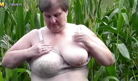 Russo Blondie con brü seni e sporgenti Capezzoli masturba con dita film erotici interi su