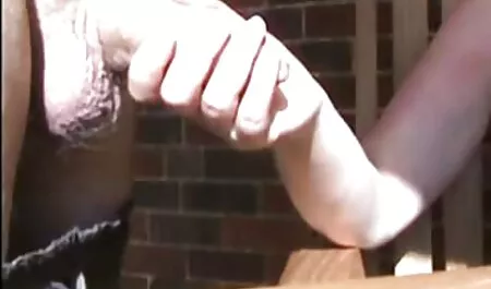 La ragazza ha sviluppato culo e Mach massaggi etotici con macho dopo l'aspirazione