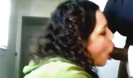 Negro con un sano елдой inserisce il pene nel sottile герлу in calze film erotici italiani gratuiti
