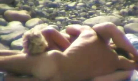 Mamka in calze autoreggenti ampiamente diffusione e thigh painted e un enorme film erotici tettone Dildo pipì