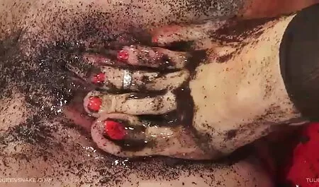 Сиськастая сернавка nudo, in giro e cercando film eros xxx di attirare l'attenzione su di sé l'erotico