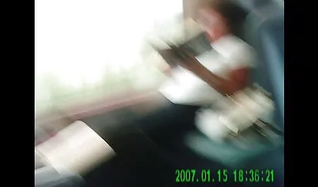 Bella ragazza divertirsi sul presepe tube video erotico