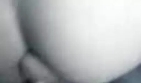 Vestito in maglione di bellezza sgualcito e succhia tette enormi Signore in gonna video erotici amatoriali italiani