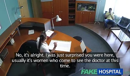 Procace латинка in video erotici americani rosa biancheria intima diffusione lei gambe in anteriore di Il agente