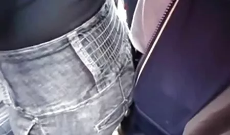 Matura vedere film erotico signora in una casa T-SHIRT salito su un Partner per prendere il suo cazzo nel posto