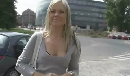 Brunetta un uomo che ended su io mettere video hard erotici lei in il culo su il letto