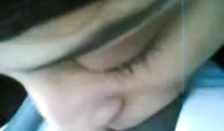 Succosa ragazza di nome Ally Tate si sveglia con un cazzo sulle labbra filmeroticigratis