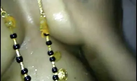 Sportivo donna in video erotoci gratis lingerie sexy diteggiatura cap off sul letto