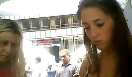 Nero donna video erotici amatoriali gratis in cap succhia cazzo e scopa con un sconosciuto in il cespugli