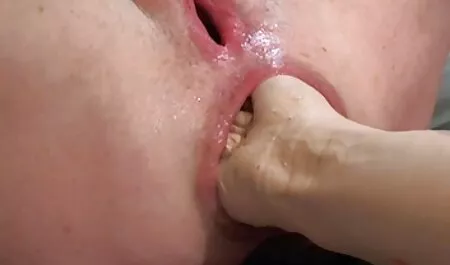 Sesso a casa con video erotici vecchie paffuto ragazza sul letto