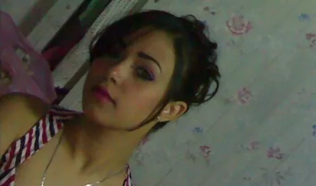 Scopata rossa cameriera in calze un grosso cazzo in cucina film erotico porn e camera da letto